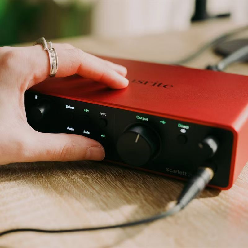 Forster Scarlet for 2i2 Quad G - đánh giá và giá Audio Music Production